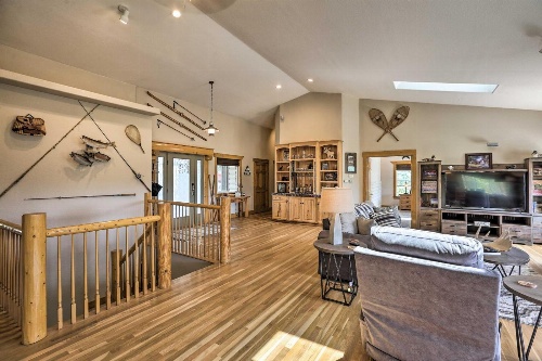 Upscale Mountain-View Manor with Deluxe Deck! image 4