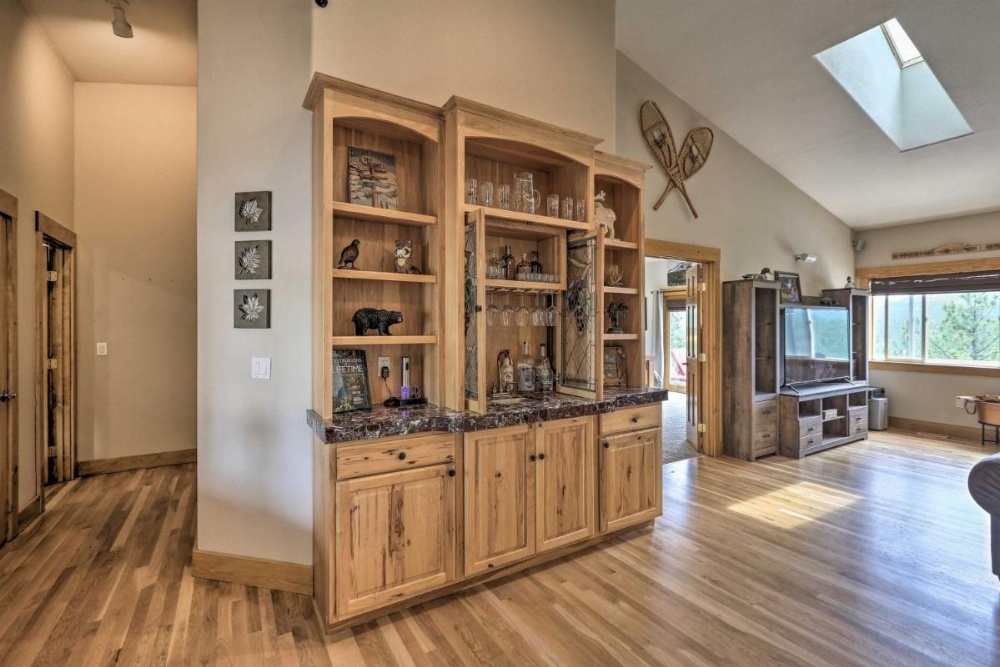 Upscale Mountain-View Manor with Deluxe Deck!